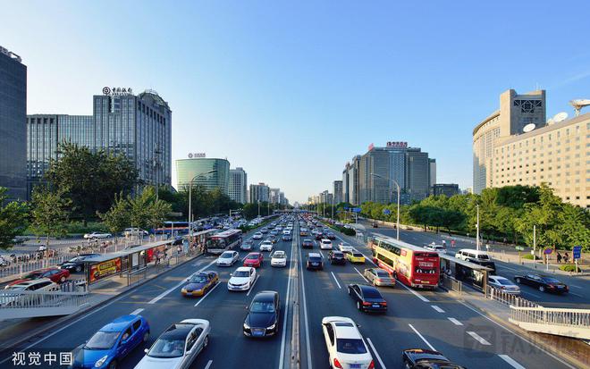 10月交付量提升促汽车股普涨，理想汽车-W涨超11%，交付量同比增长302.1%插图